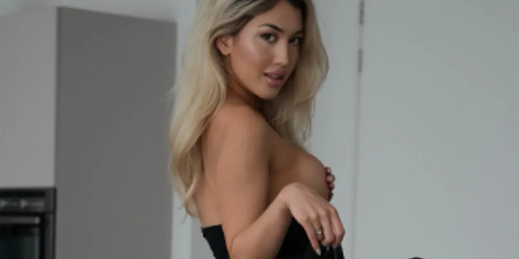 Selina Amy Info