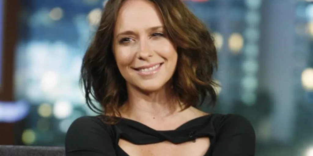 Jennifer Love Hewitt Info