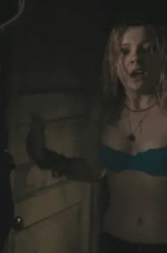 chamada de emergência (2013) porn gif