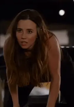 linda cardellini wants it porn gif