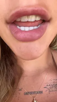 sexy lips and sexy tits porn gif