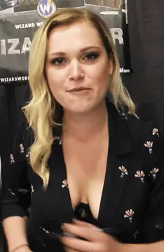 eliza taylor cleavage shot porn gif