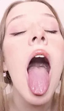 diddlyasmr - cum in my mouth porn gif