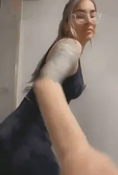 pawg adjusting her leggings porn gif