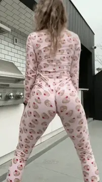 twerkin in them pjs porn gif