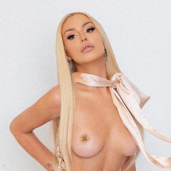 tana-mongeau nudes
