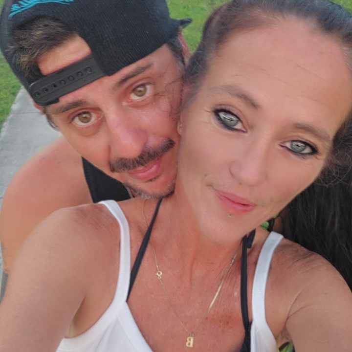 FreakyVibingCouple nudes