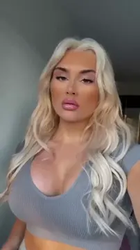 Jessica Woynilko aka Tiffany Stratton 😍 (2)