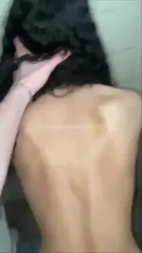 Novinha magrinha cacheada do bucetão fudendo com namorado