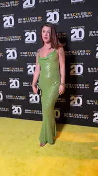 thank you so much to @brazzers for inviting me to the 20th anniversary gala!

such a beautiful and fun night, getting to see everybody. what a cool honor to get to work for this company…

ma