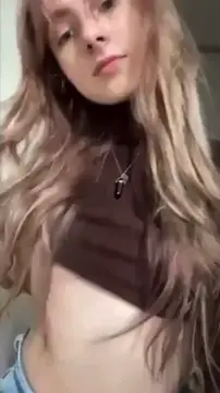 Teen shows tits and humps her pillow