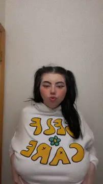 Huge Tits Girlfriend wants to be a Webslut