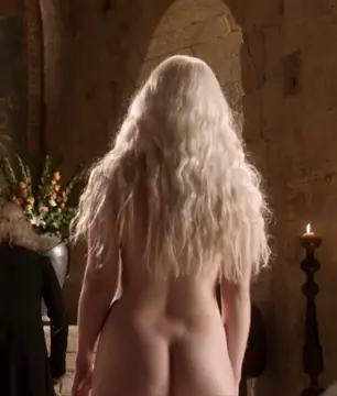 EMILIA CLARKE (GAME OF THRONES