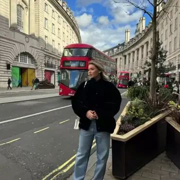 Gabriely Miranda branquinha que adora negão essa puta vai dá golpe no gado do endrik