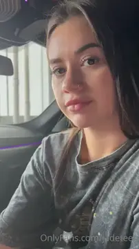 take risks in a public place by giving a blowjob with a brunette