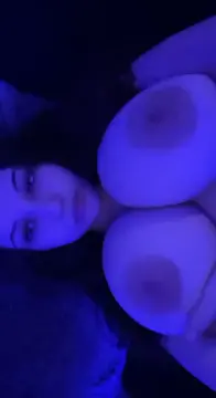 BIG WHITE PYT TITS😖