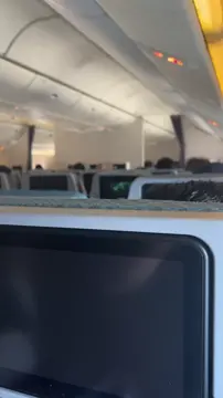 Flashing on the plane [GIF]