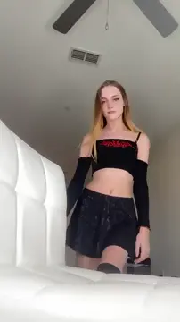 18 goth teen blondie spread her pussy and ass