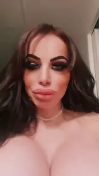 Skinny bimbo Danielle 6