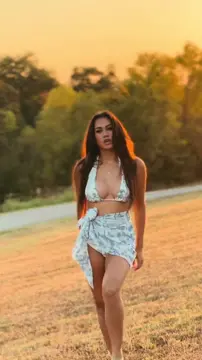 TikTok babe Elva nipslip