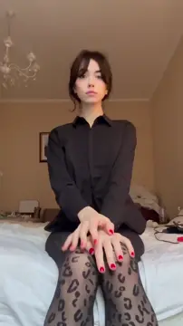 YourSmallDoll - foot girl