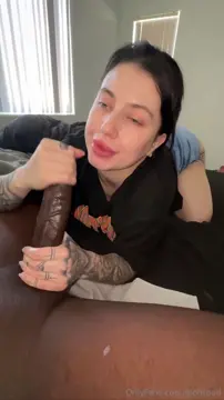 "BIANCA THROAT" video available in the Bianca Throat folder, which contains all her videos and is updated every two weeks with new videos. IF YOU ARE INTERESTED IN PURCHASING, WRITE TO ME!!!