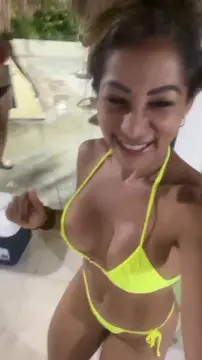 Latina MILF bikini gym trainer Dey Palencia Reyes