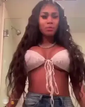 JANIA MESHELL NIP SLIP ON INSTAGRAM LIVE [janiaa_baniaa]