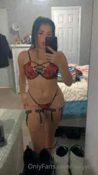 Holyyoly 💋 OnlyFans