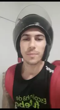 Brasilian deliveryman fucks chating wife