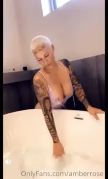 Amber rose