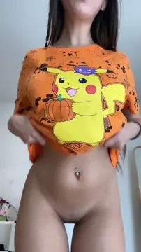 Pika…pika…BOOBS!!😱😱 [OC]