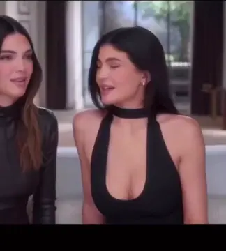 Kendall & Kylie Jenner discussing boobies
