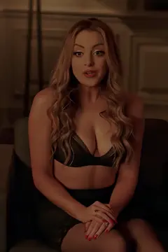 Elizabeth Gillies