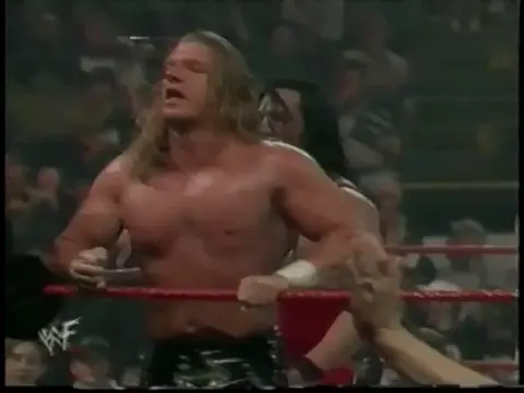 WWF Diva Fan Girl Flashes Her Titties for Triple H at WWE Raw is War event (July 20, 1998)