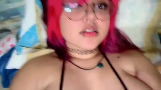 Cute busty alt chick