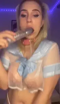 Kik slut Hannah love to expose herself. Her Kik is: bee_chambs