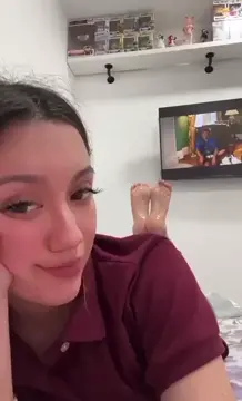 sluts showing off their pretty feet