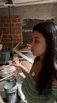 Big Tits Latina tiktoker getting fucked at work by the bricklayer to pay for the service