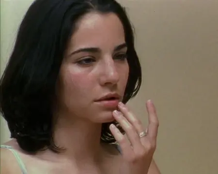 Martha Higareda's plot closeup in ‘Amar te duele’ (2002)