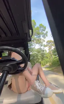 Her dad is golfing, meanwhile she's getting her pale pussy stretched by a worker 🤣😍