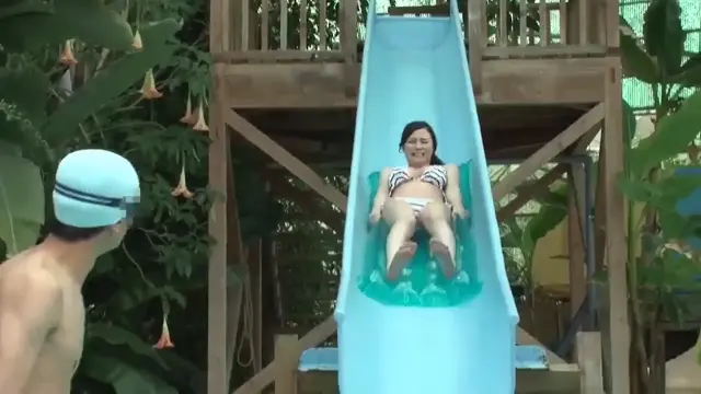 Luckiest guy at the pool HUNTA-331