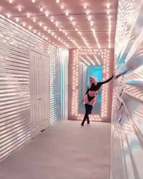 Stunning Gram Baddie's Flashdance Homage