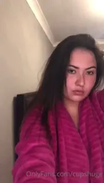 Chubby girl huge tits