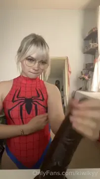 Spider girl practicing blowjob on bbc dildo