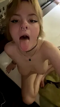 seeing the back of my own throat turns me on 