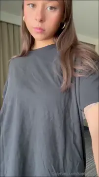 Hot Tik tok teen Shows off her tits n body