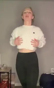 18 teen girl college show herself