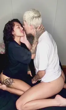 PETITE LATINA AND TALL SNOWBUNNY LESBIANS GOING AT IT ❤️