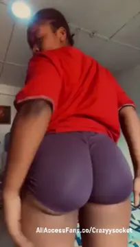 Crazysocket got a fat ass